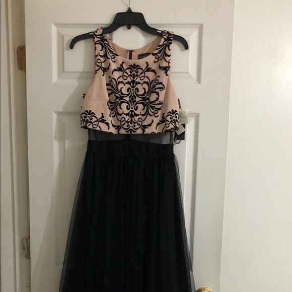 NWT BETSY ADAM Prom Dress - Picture 2 of 5